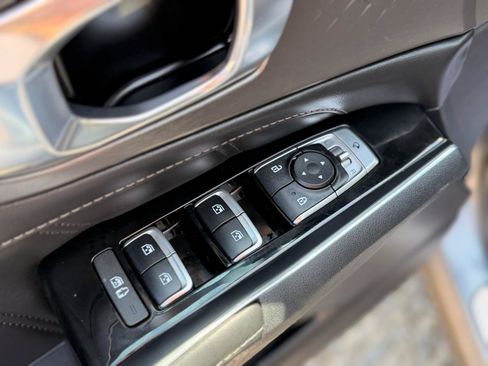 Used 2023 Kia Sorento SX AWD/4WD image 9