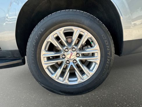 Used 2023 GMC Yukon XL Denali AWD/4WD image 8