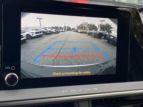 Used 2024 Toyota Prius LE image 14