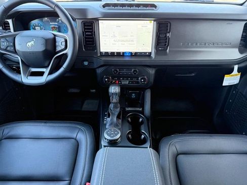 New 2025 Ford Bronco Badlands w/ Sasquatch Package image 7