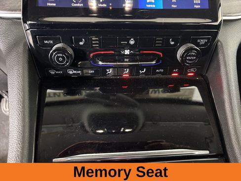 Used 2023 Jeep Grand Cherokee L Limited w/ Luxury Tech Group II image 16