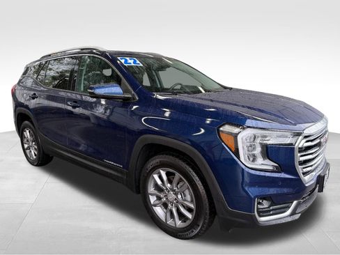 Used 2022 GMC Terrain SLT w/ Tech Package AWD/4WD image 3