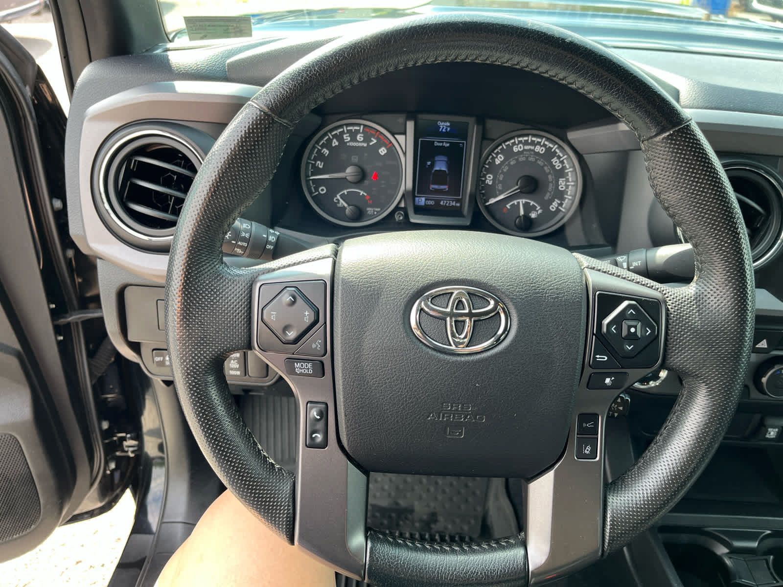 Used 2022 Toyota Tacoma TRD Sport AWD/4WD image 13