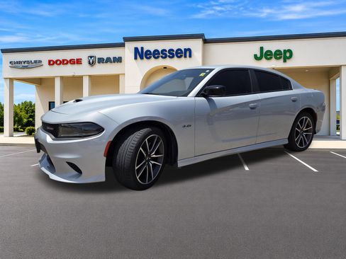 Used 2023 Dodge Charger R/T RWD image 3