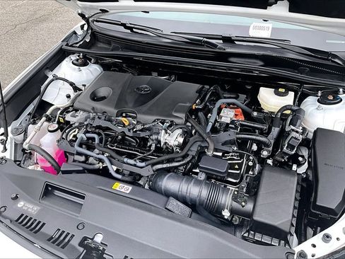 Used 2025 Toyota Camry SE FWD image 35