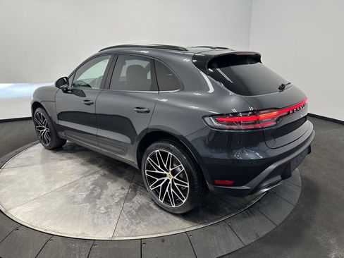 Certified 2026 Porsche Macan AWD/4WD image 3