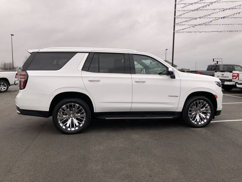 Used 2021 Chevrolet Tahoe Premier w/ Premium Package image 6
