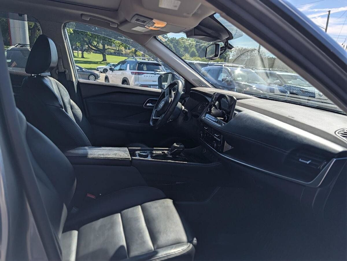 Used 2021 Nissan Rogue SL w/ Premium Package AWD/4WD image 16