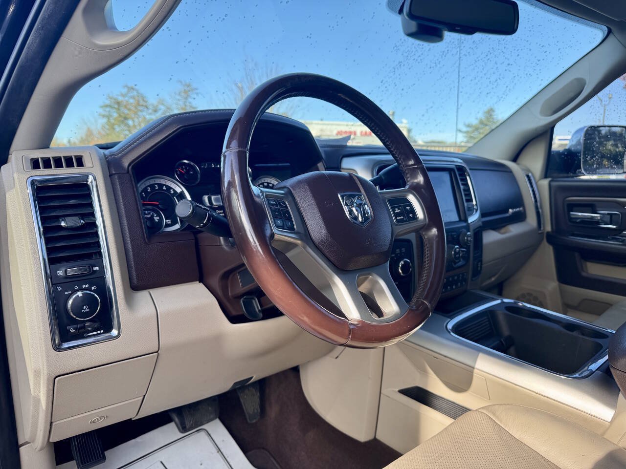 Used 2018 RAM 2500 Laramie w/ Cold Weather Group AWD/4WD image 5