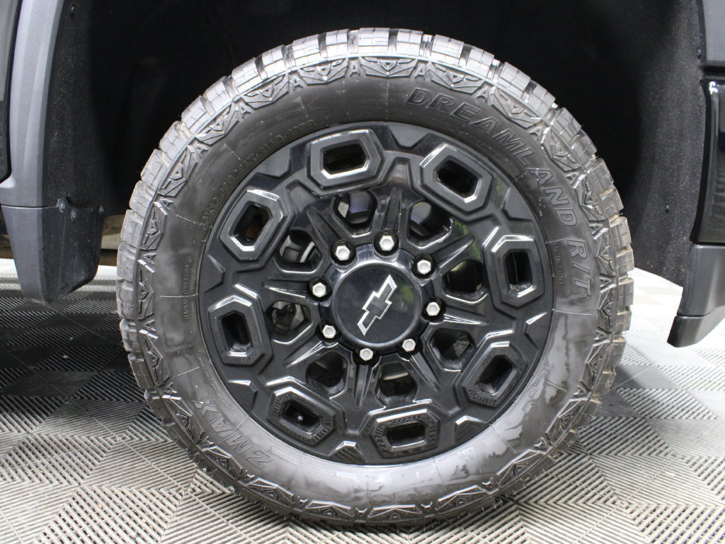 Used 2022 Chevrolet Silverado 2500 LT w/ Midnight Edition AWD/4WD image 13