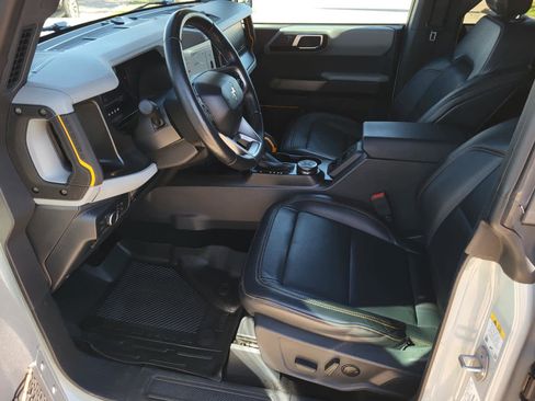 Used 2021 Ford Bronco Badlands image 10