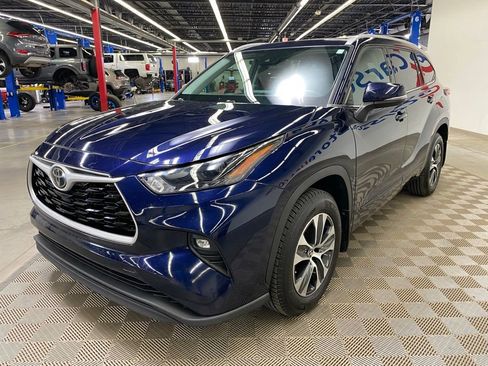 Used 2022 Toyota Highlander XLE image 7