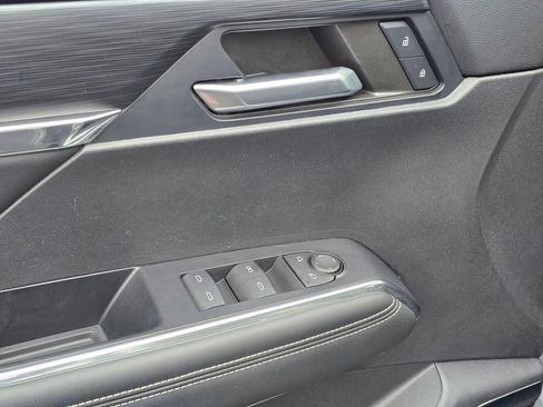 Used 2024 GMC Acadia Elevation image 24