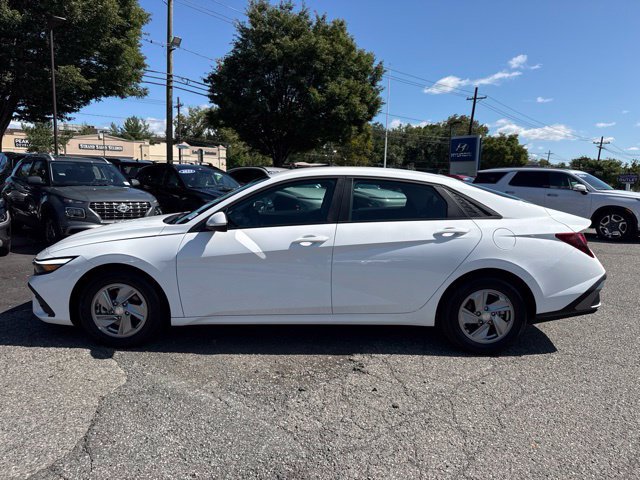 Used 2026 Hyundai Elantra SE FWD image 20