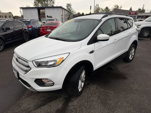 Used 2018 Ford Escape SE AWD/4WD image 5