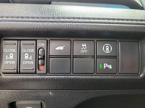 Used 2021 Honda Odyssey Touring image 23