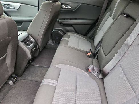 Used 2025 Chevrolet Blazer LT FWD image 17
