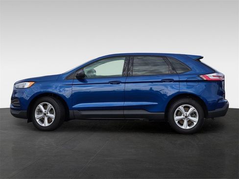Used 2024 Ford Edge SE image 3