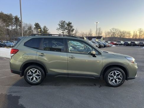 Used 2019 Subaru Forester Premium image 4