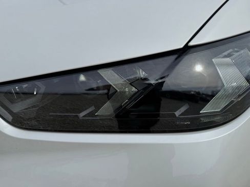 Used 2025 BMW X6 M60i image 9