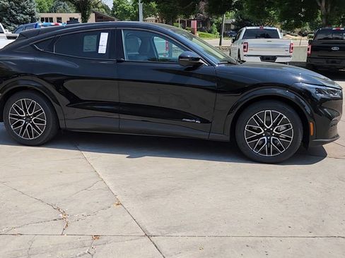 New 2025 Ford F350 Lariat w/ FX4 Off-Road Package image 10