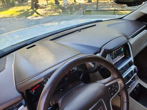 Used 2017 GMC Yukon XL SLT w/ Open Road Package image 26