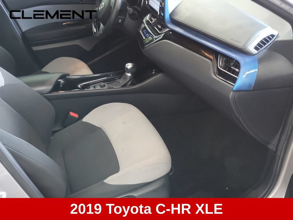 Used 2019 Toyota C-HR XLE FWD image 4