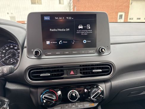 Used 2023 Hyundai Kona SE image 21