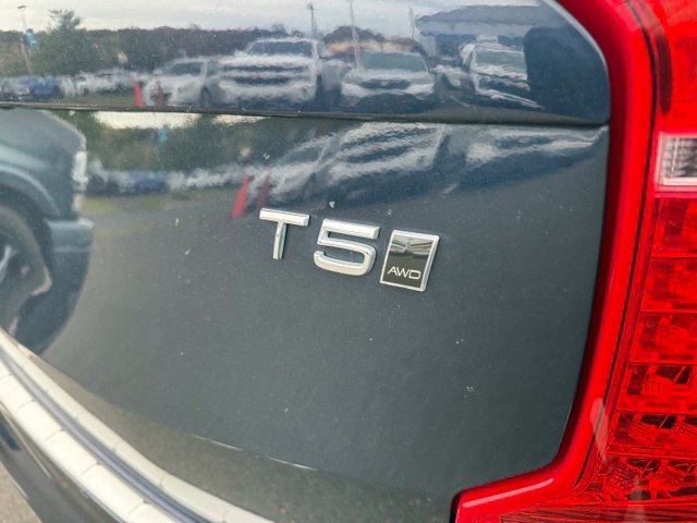 Used 2019 Volvo XC90 T5 Momentum w/ Protection Package Premier AWD/4WD image 9