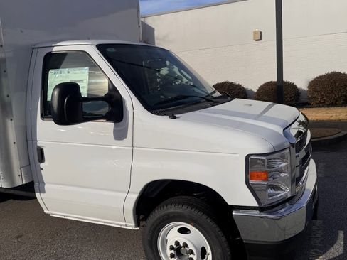 New 2026 Ford E-450 and Econoline 450 Super Duty w/ Power Equipment Group image 8