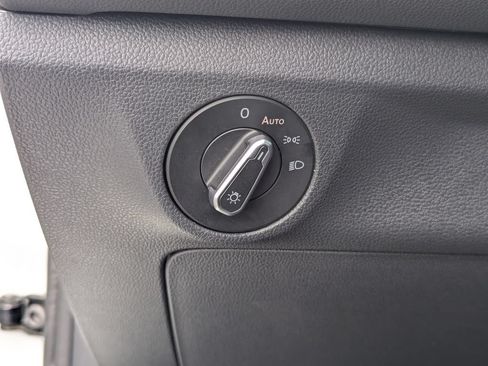 Used 2025 Volkswagen Jetta Sport FWD image 30