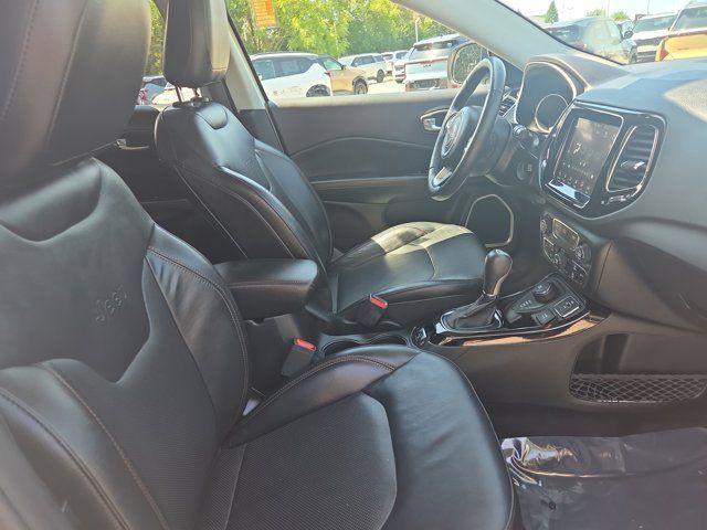 Used 2018 Jeep Compass Limited w/ Navigation Group AWD/4WD image 16