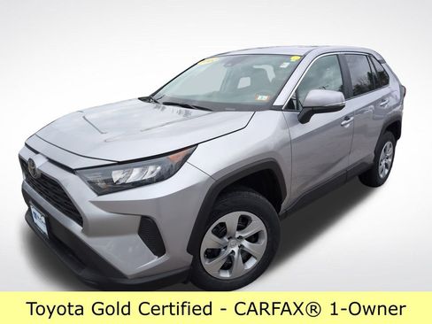 Certified 2022 Toyota RAV4 LE image 1