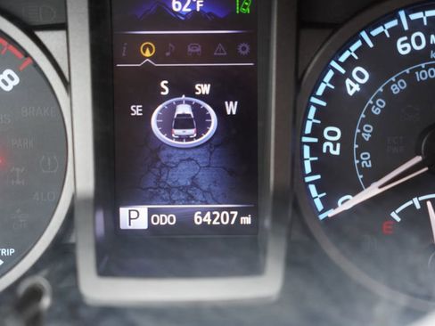 Used 2019 Toyota Tacoma TRD Sport AWD/4WD image 6