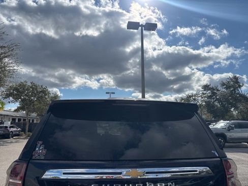 Used 2021 Chevrolet Suburban LS image 4