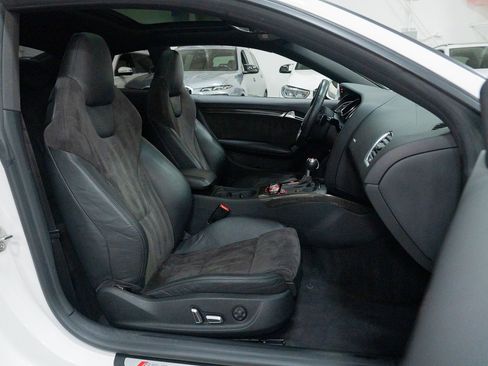 Used 2013 Audi RS 5 Coupe w/ Audi MMI Navigation Plus Pkg image 32