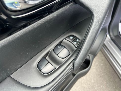 Used 2022 Nissan Rogue Sport SL w/ Premium Package image 16