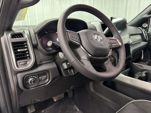 New 2026 RAM 2500 Laramie AWD/4WD image 15