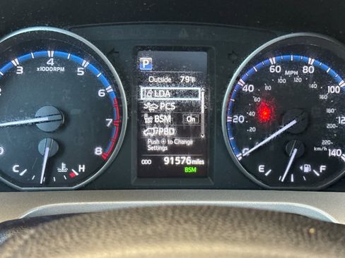 Used 2018 Toyota RAV4 XLE AWD/4WD image 26