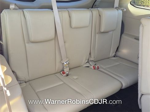 Used 2019 Toyota Highlander XLE image 17