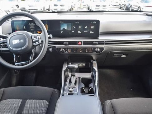 New 2024 Kia Sorento LX FWD image 14