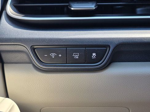 Used 2025 Kia Carnival EX FWD image 17