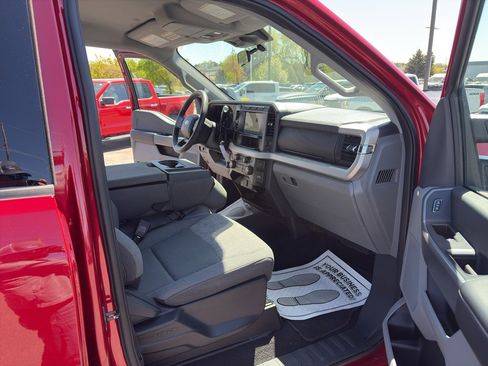Used 2024 Ford F250 XLT w/ FX4 Off-Road Package AWD/4WD image 24