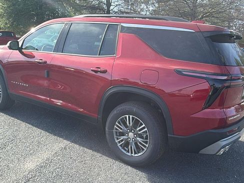 New 2026 Chevrolet Traverse LT w/ Driver Confidence Package FWD image 7
