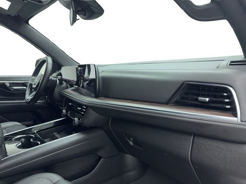 Used 2025 Chevrolet Tahoe LT image 47