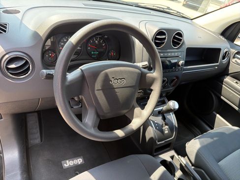 Used 2009 Jeep Compass Sport AWD/4WD image 12