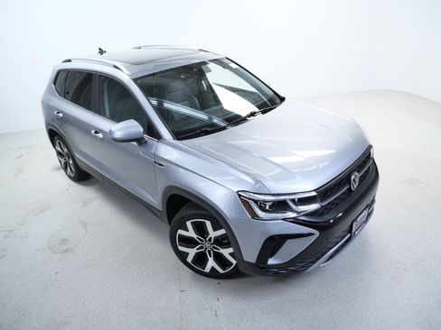 Used 2022 Volkswagen Taos SEL AWD/4WD image 4