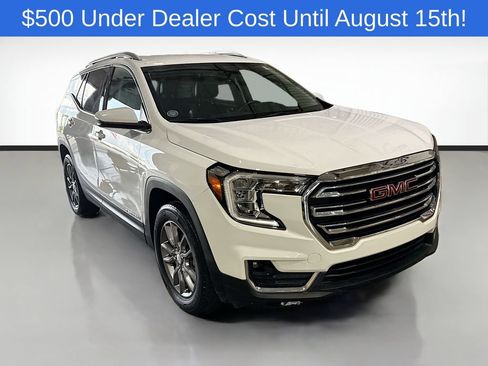 Used 2024 GMC Terrain SLT w/ LPO, Floor Liner Package AWD/4WD image 4