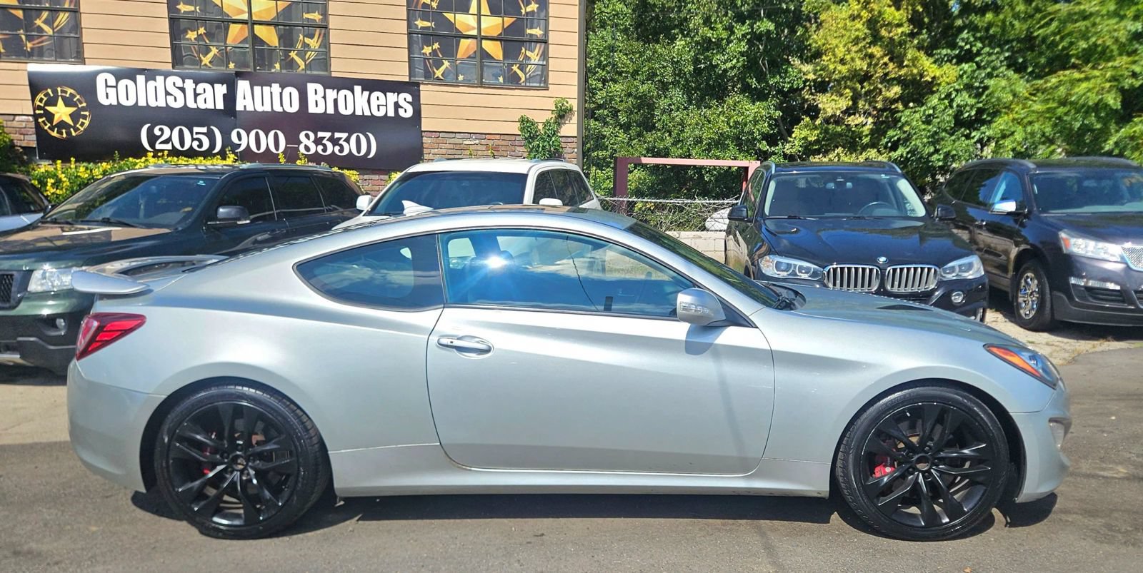 Used 2013 Hyundai Genesis 3.8 RWD image 2
