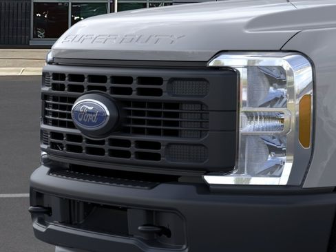 Used 2025 Ford F250 XL RWD image 17